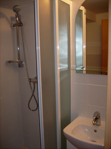 Sprchový kout+WC