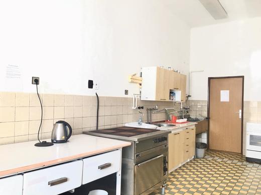 Skola-kuchyně-2